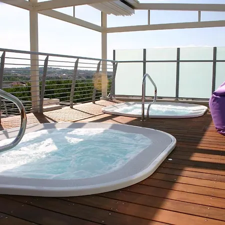 Отель Aquila D'oro 3*